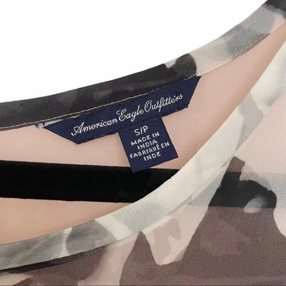 American Eagle Outfitters Sheer  Floral & Pink Blouse - Picture 5 of 6